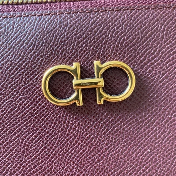 Salvatore Ferragamo Gancini Clutch Bag in Grained Leather